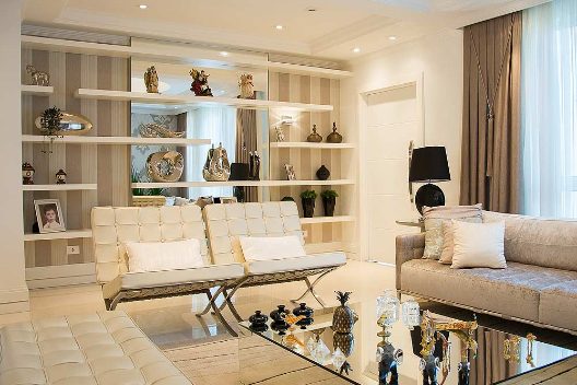 Agencement intérieur en verre et miroir réalisé par AMA Miroiterie